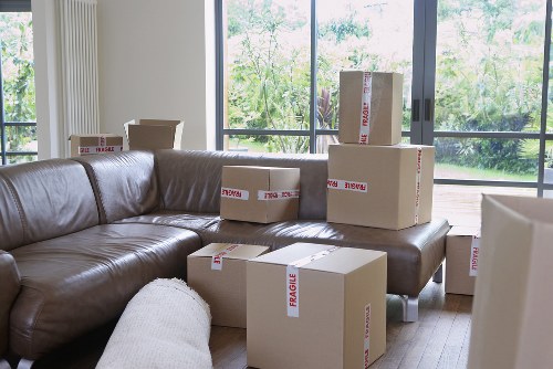 Urgent furniture and box removal in Shepherdsbush by a local moving team